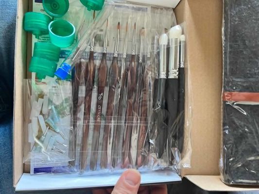 Le pinceau de modèle de précision détaillant la fabrication de la peinture Le pinceau pour les modèles à échelle